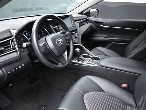 Used 2022 Toyota Camry SE image 20