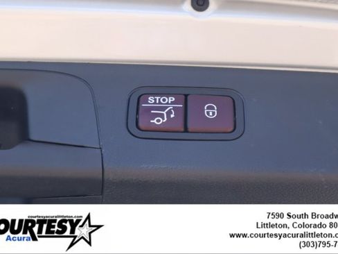 Used 2018 Mercedes-Benz GLC 300 4MATIC image 28