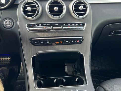 Used 2022 Mercedes-Benz GLC 300 4MATIC image 24
