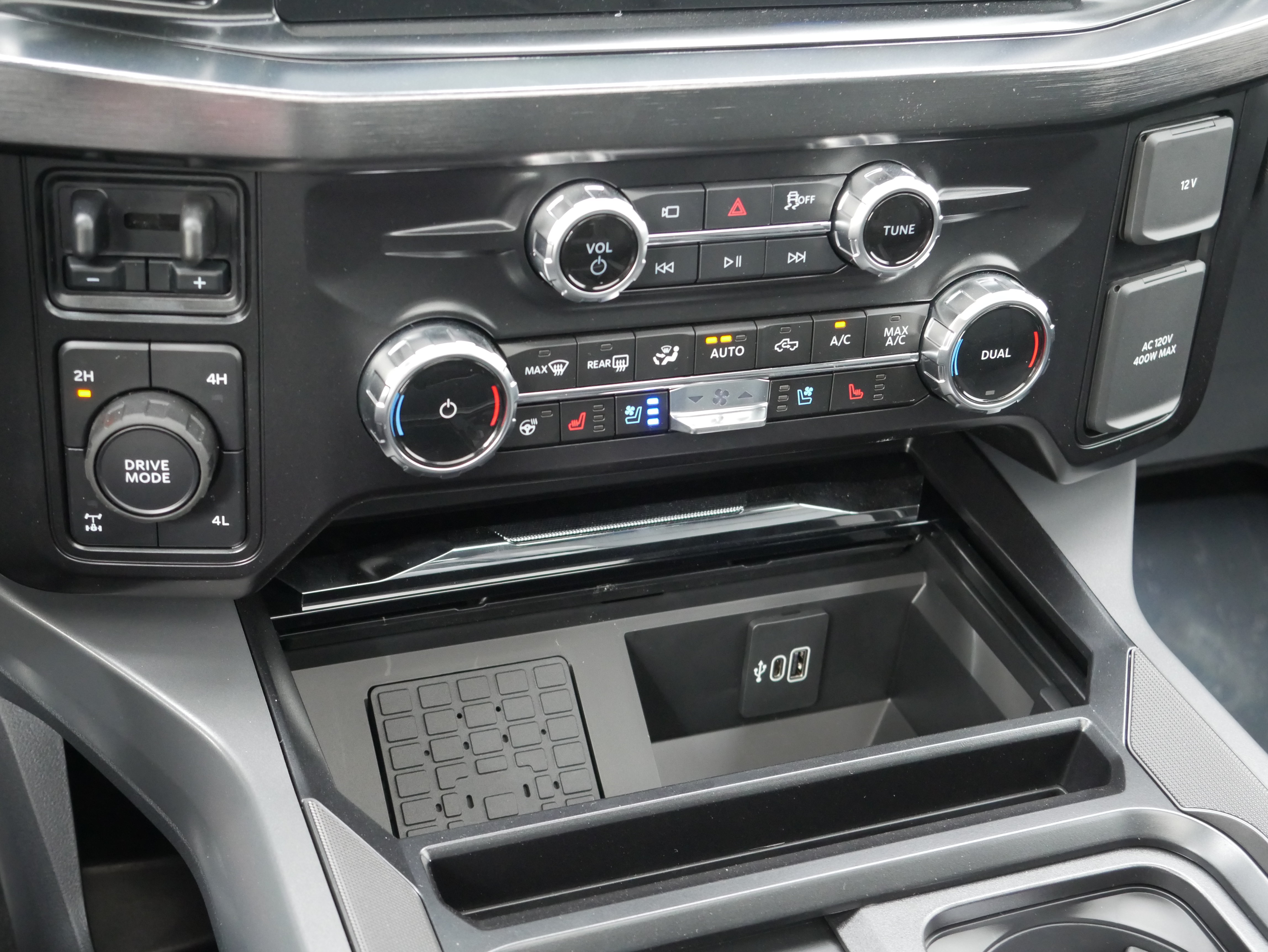 New 2027 Ford F350 Lariat w/ Lariat Premium Package AWD/4WD image 18