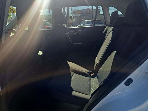 Used 2022 Toyota RAV4 XLE image 8