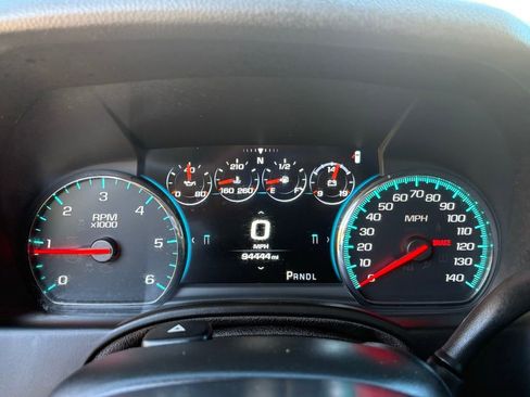 Used 2020 Chevrolet Suburban Premier w/ Premier Plus Edition image 16