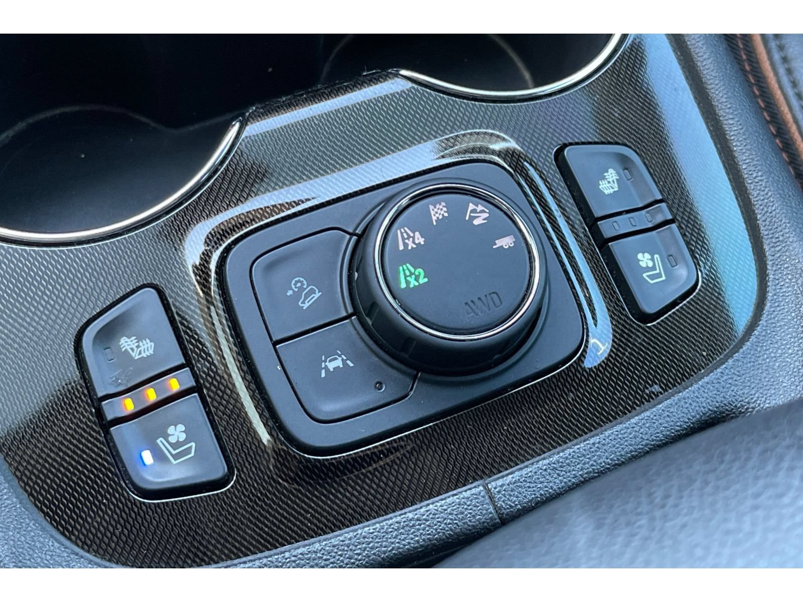 Used 2021 GMC Acadia AT4 w/ Technology Package AWD/4WD image 33