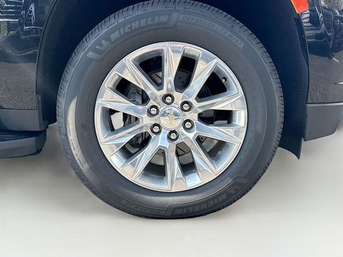 Used 2023 Chevrolet Tahoe Premier AWD/4WD image 36