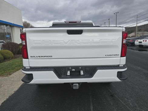 Used 2022 Chevrolet Silverado 1500 Custom image 4