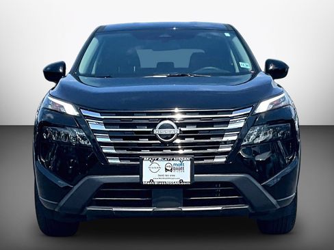 Certified 2026 Nissan Rogue SV AWD/4WD image 2