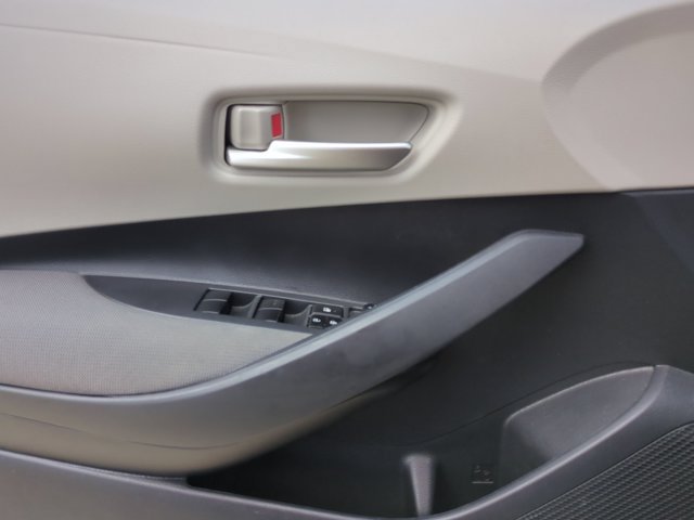 Used 2021 Toyota Corolla LE FWD image 11