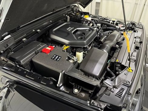 Used 2022 Jeep Wrangler Unlimited Sahara image 23