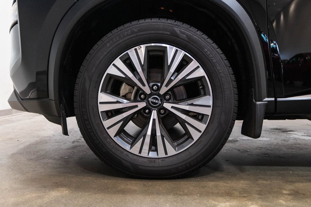 Used 2023 Nissan Rogue SV FWD image 11