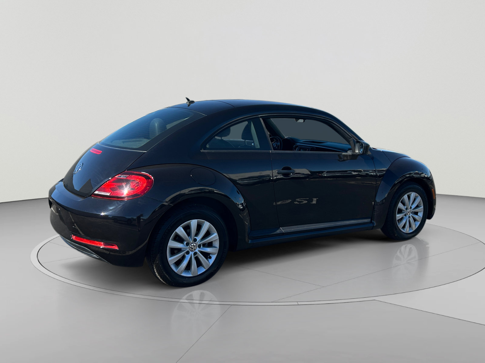 Used 2017 Volkswagen Beetle 1.8T Classic FWD image 5