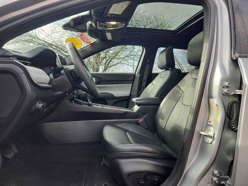 Certified 2023 Jeep Compass Latitude w/ Sun and Sound Group image 13