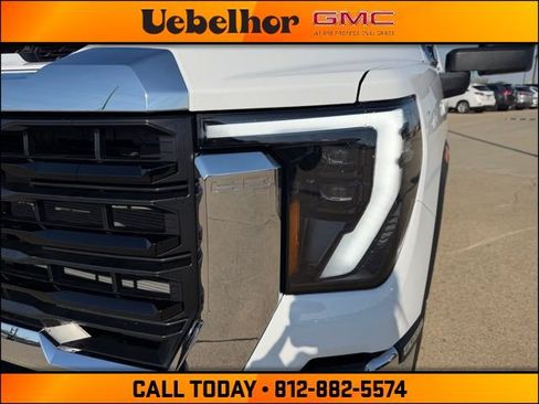 New 2026 GMC Sierra 2500 Pro w/ Convenience Package image 10