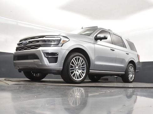 Used 2024 Ford Expedition Platinum image 40