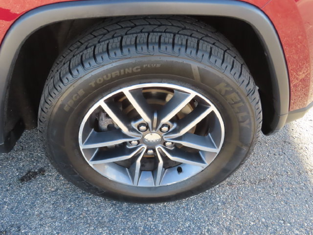 Used 2018 Jeep Grand Cherokee Limited w/ Trailer Tow Group IV AWD/4WD image 16