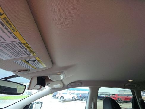 Used 2018 Nissan Murano SV AWD/4WD image 13