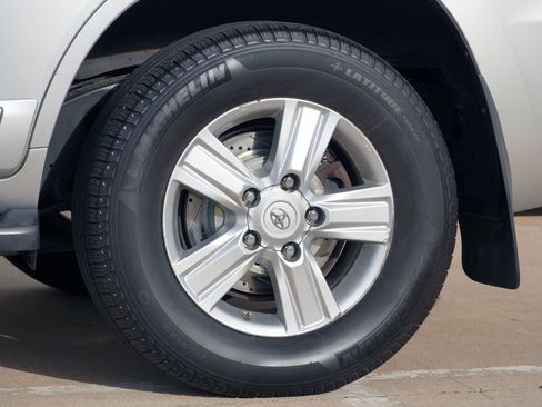 Used 2015 Toyota Land Cruiser AWD/4WD image 41