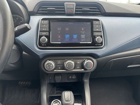 Used 2025 Nissan Versa SV FWD image 17