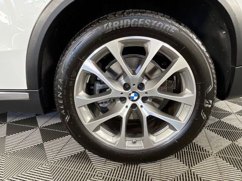 Used 2024 BMW X5 xDrive40i w/ Parking Assistance Package image 17