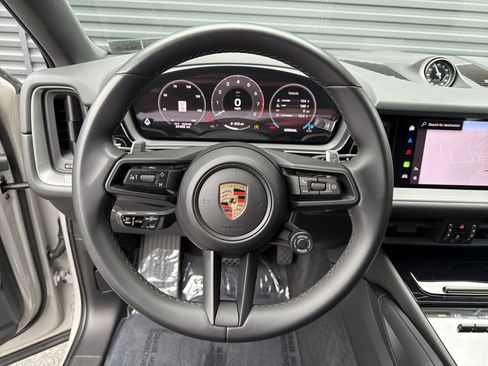 Used 2024 Porsche Cayenne Coupe AWD/4WD image 15