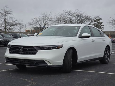 Certified 2023 Honda Accord EX image 14