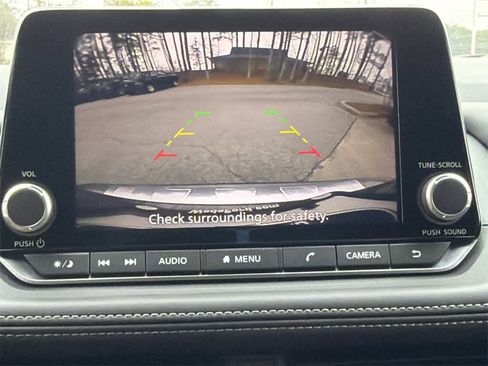 Used 2024 Nissan Rogue SV w/ SV Premium Package image 28