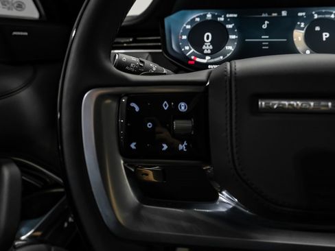 Used 2025 Land Rover Range Rover Long Wheelbase SE image 14