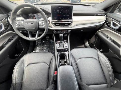 Used 2025 Jeep Compass Limited AWD/4WD image 33