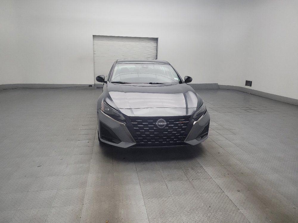 Used 2025 Nissan Altima 2.5 SR FWD image 14