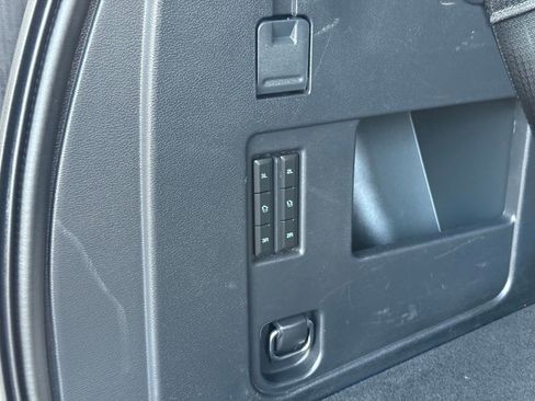 Used 2024 Ford Expedition XLT AWD/4WD image 7