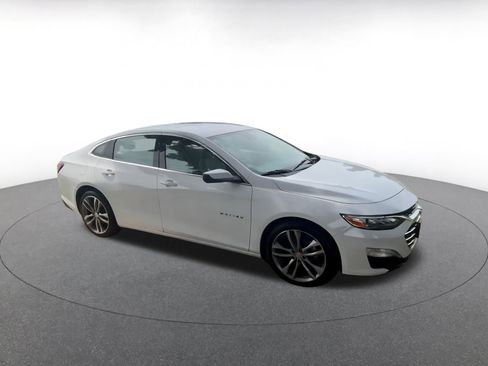 Used 2024 Chevrolet Malibu LT image 2