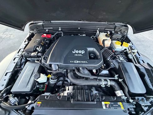 Used 2021 Jeep Wrangler Unlimited Sport image 41