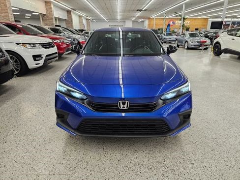 Used 2024 Honda Civic Sport image 2