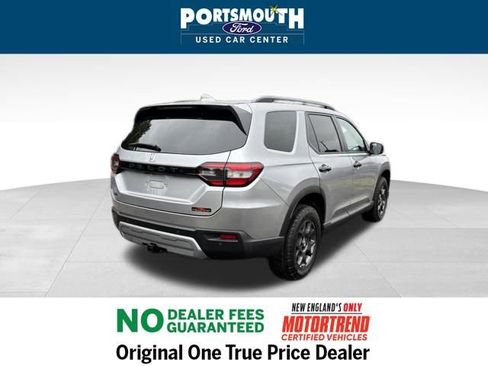 Used 2025 Honda Pilot TrailSport image 27