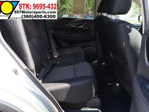 Used 2018 Nissan Rogue SV AWD/4WD image 17