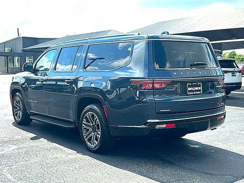 Used 2023 Jeep Wagoneer L Series II AWD/4WD image 6