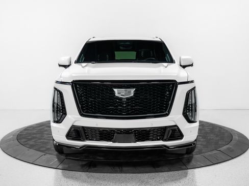 Used 2025 Cadillac Escalade V w/ LPO, ONYX Package AWD/4WD image 13