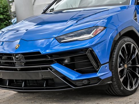 Used 2023 Lamborghini Urus S AWD/4WD image 6