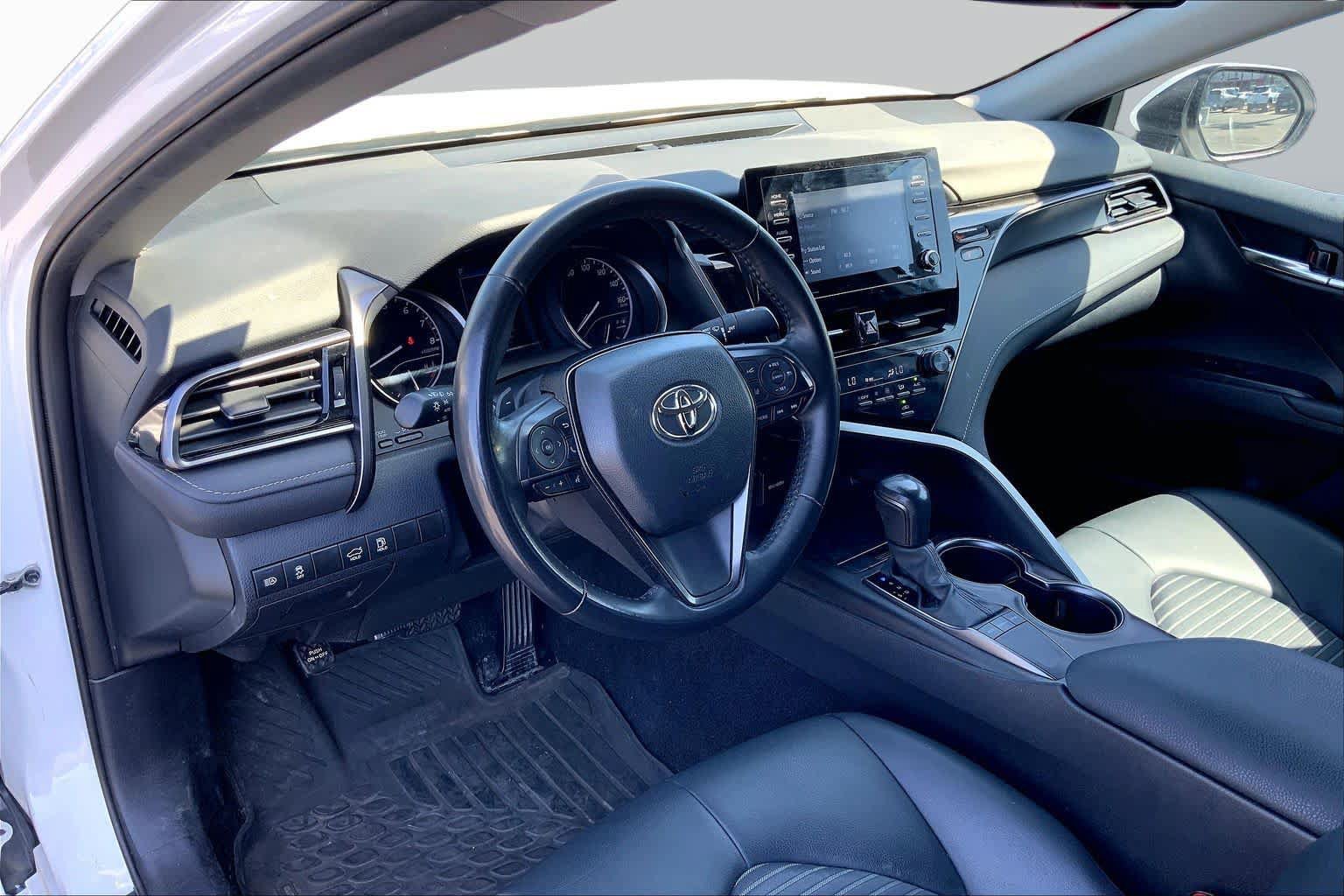 Used 2024 Toyota Camry SE FWD image 17