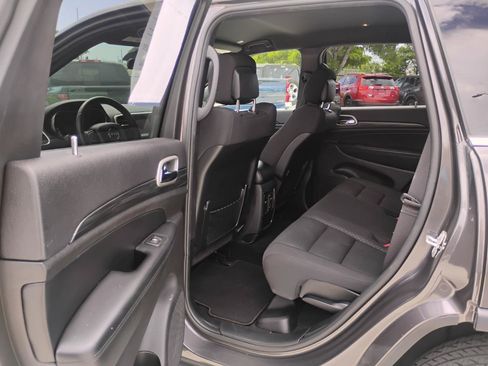 Used 2021 Jeep Grand Cherokee Laredo RWD image 96