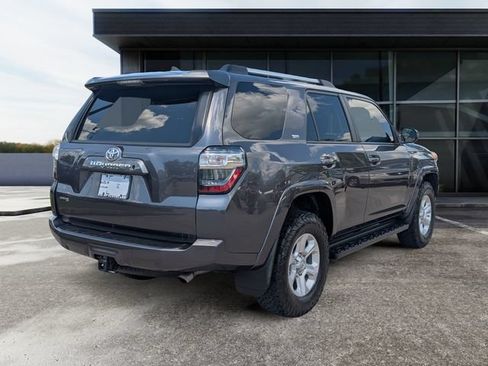Used 2020 Toyota 4Runner SR5 AWD/4WD image 7
