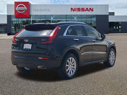 Used 2023 Cadillac XT4 Luxury w/ Cold Weather Package AWD/4WD image 7
