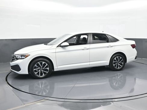 Used 2023 Volkswagen Jetta S image 2