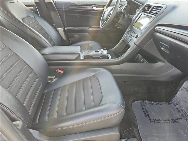 Used 2018 Ford Fusion SE w/ Equipment Group 201A FWD image 21