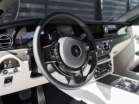 Used 2023 Rolls-Royce Ghost Base w/ Ghost Package image 41