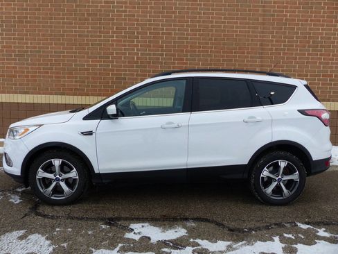 Used 2017 Ford Escape SE w/ SE Leather Comfort Package image 6
