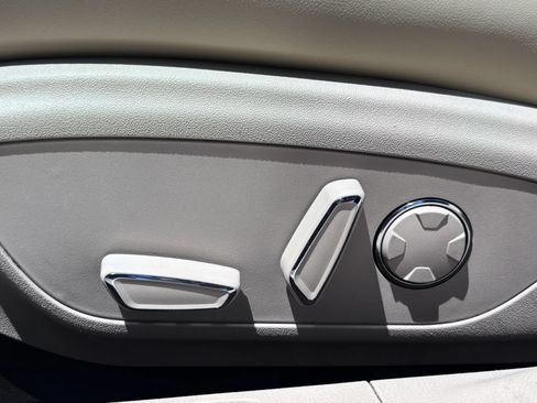 Used 2020 Lincoln MKZ Reserve w/ Elements Package FWD image 7