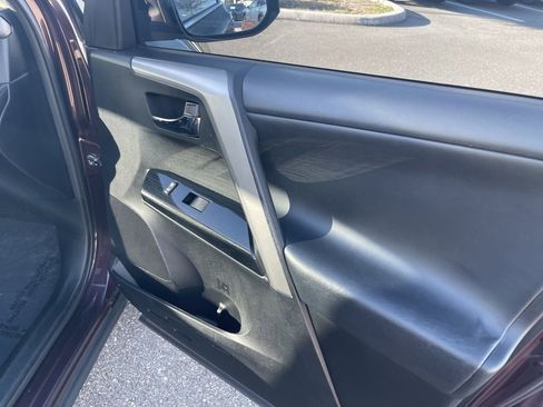 Used 2017 Toyota RAV4 Limited image 35