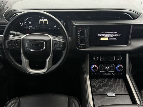 Used 2023 GMC Yukon Denali AWD/4WD image 12