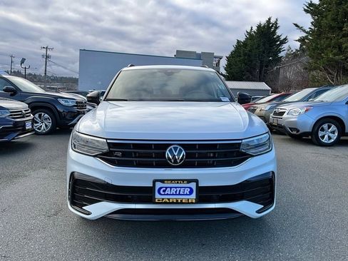 Used 2023 Volkswagen Tiguan SE R-Line image 4
