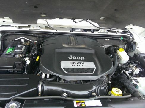 Used 2012 Jeep Wrangler Unlimited Sahara w/ Dual Top Group image 93